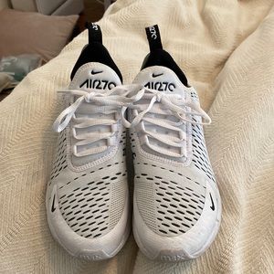Nike Air MAX 270 Womens 7.5